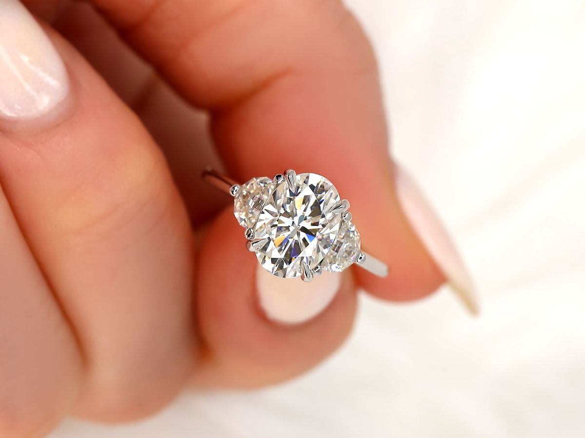 Stunning 2.5 CT Oval Moissanite Engagement Ring with Three Stone Design 5