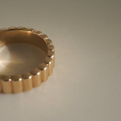 Stunning Ribbed Cigar Wedding Wedding Bands 5