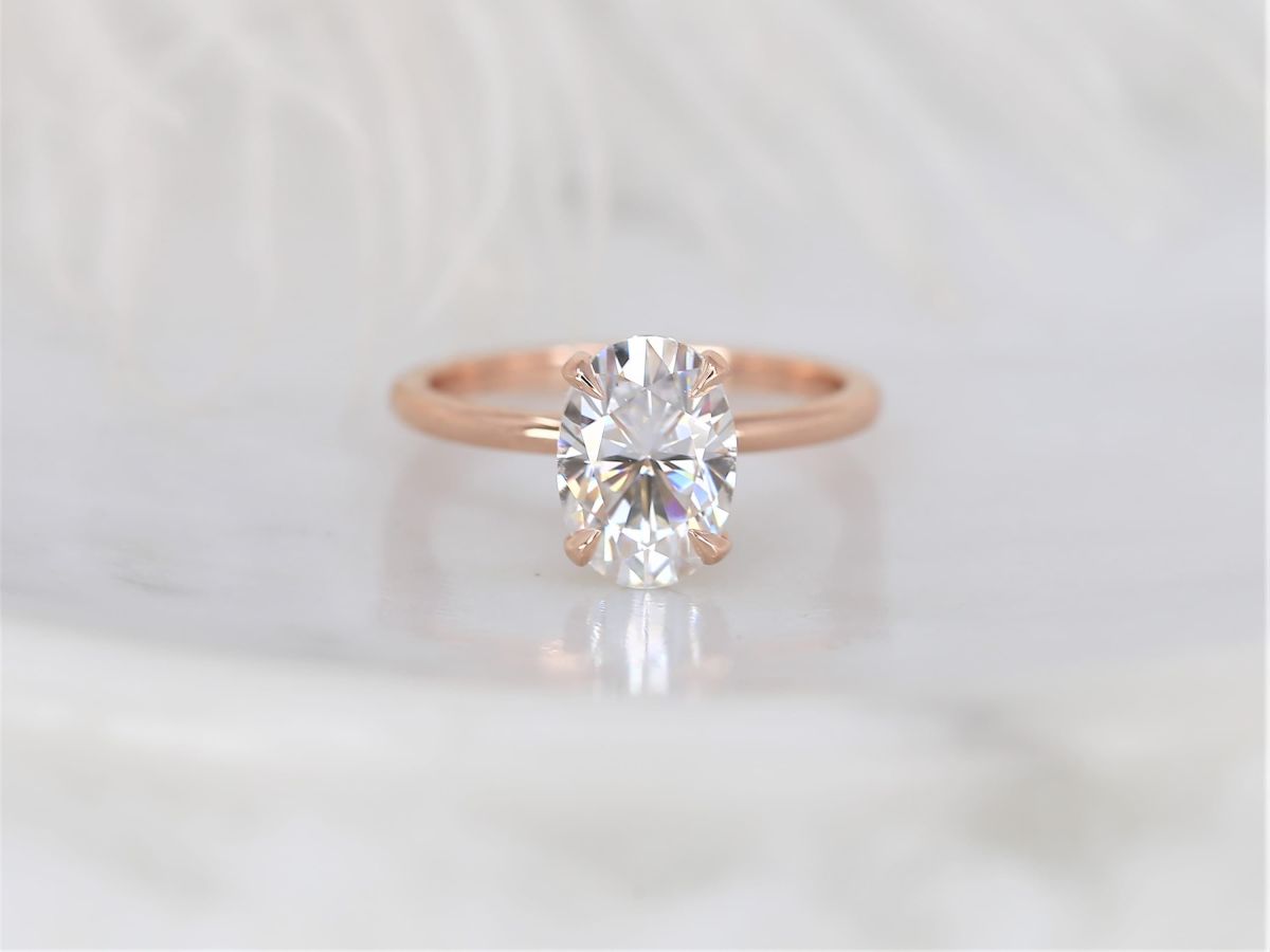 Stunning 2.5 CT Oval Moissanite Engagement Ring with Solitaire Design 1