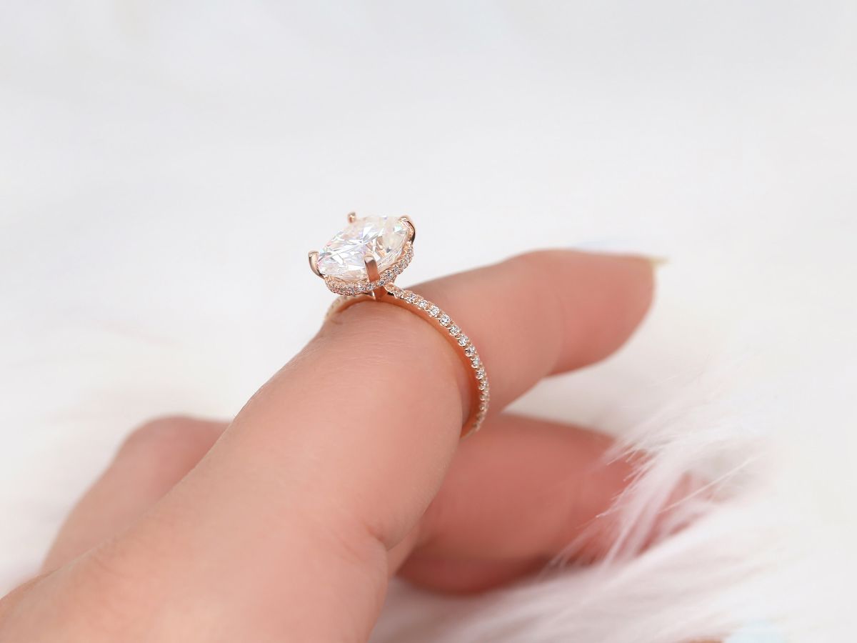 Stunning 4.20 CT Oval Moissanite Engagement Ring with Hidden Halo Design 6