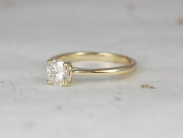 Stunning 1 CT Round Moissanite Engagement Ring With Solitaire Design 2