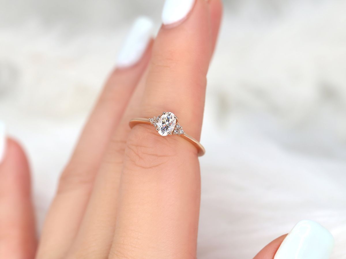 Stunning 0.50 CT Oval Moissanite Engagement Ring With Cluster Design 6