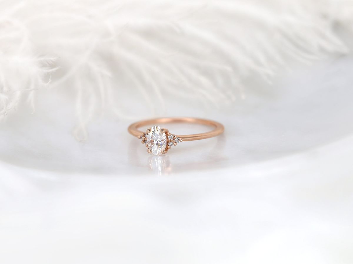 Stunning 0.50 CT Oval Moissanite Engagement Ring With Cluster Design 3