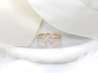 Stunning 0.90 CT Oval Moissanite Engagement Ring With Solitaire Design 1