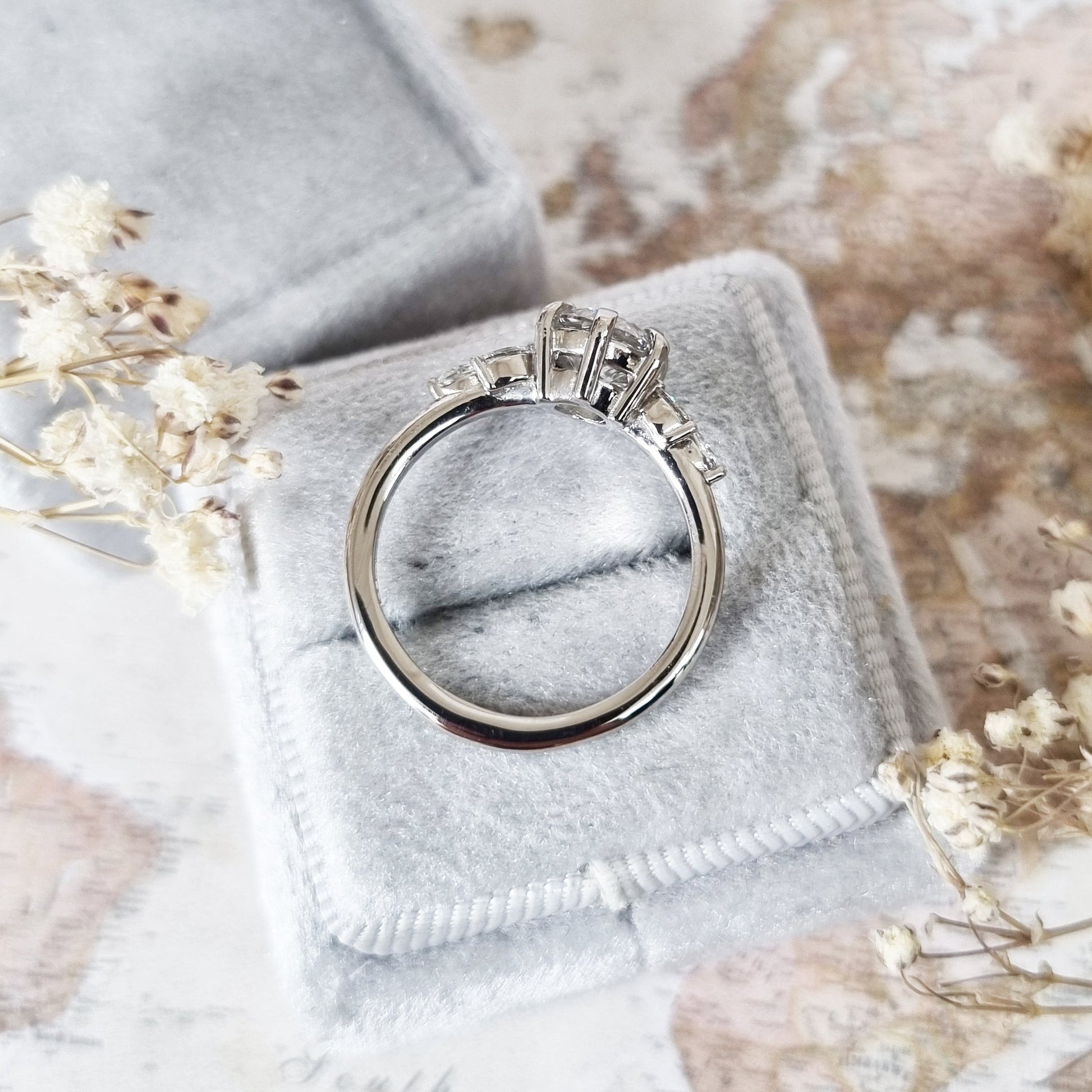 1.0 CT Round Cluster CVD E/VS1 Diamond Engagement Ring 4