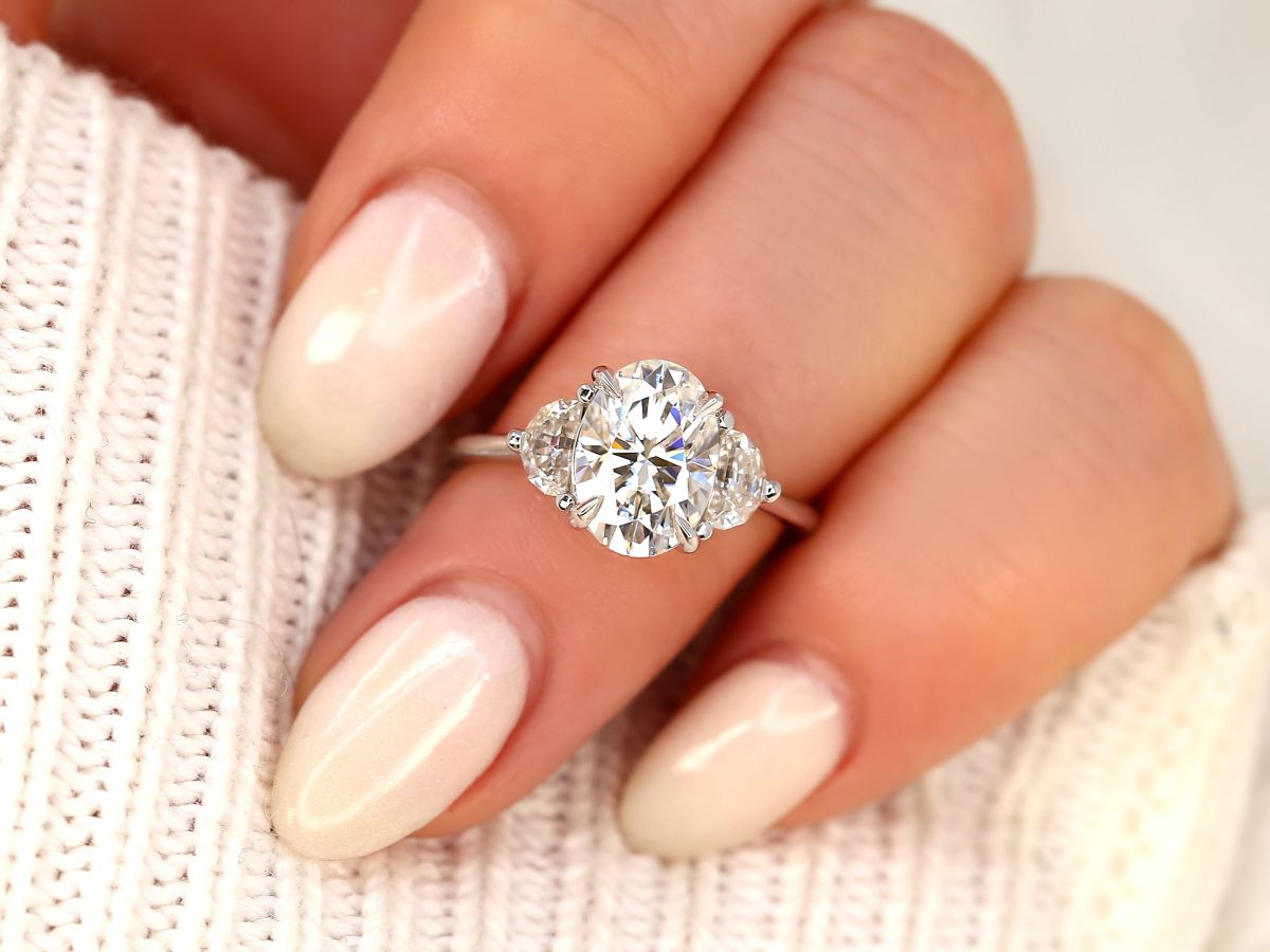Stunning 2.5 CT Oval Moissanite Engagement Ring with Three Stone Design 7