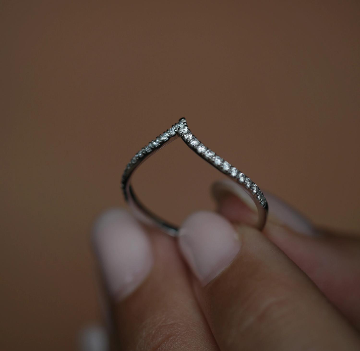 0.225 CT Round Curved CVD EF/VS Diamond Wedding Band 3