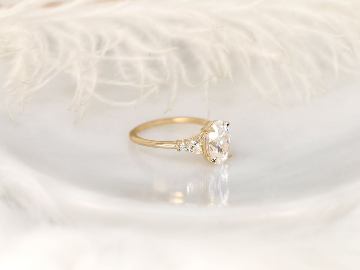 Stunning 2.5 CT Oval Moissanite Engagement Ring with Cluster Design 3