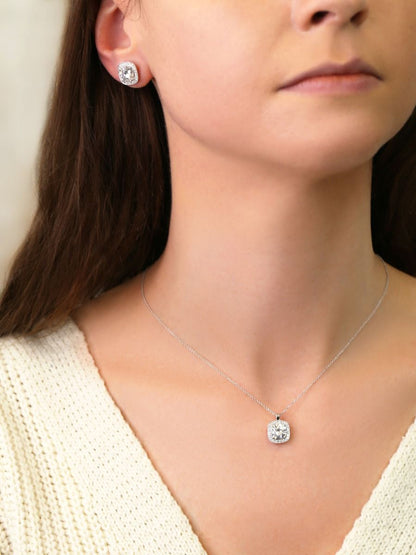 2.0 CT Cushion Moissanite Diamond Halo Pendant Necklace in Solid Gold 4