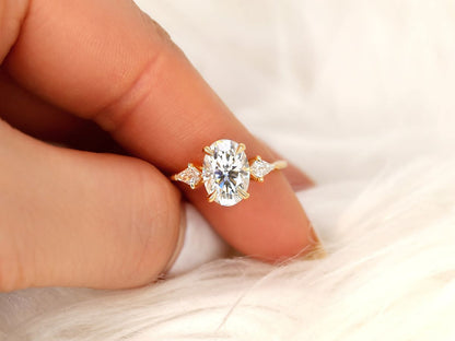 Stunning 2.5 CT Oval Moissanite Engagement Ring with Three Stone Design 8