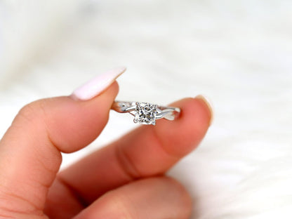 Stunning 1 CT Cushion Moissanite Engagement Ring With Solitaire Design 5