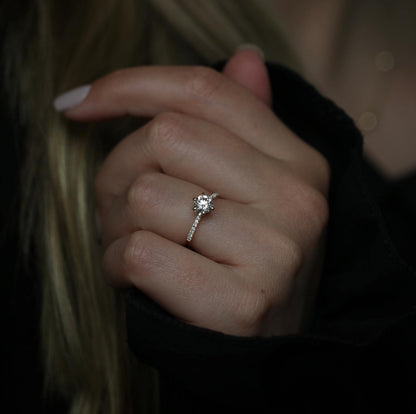 0.85 CT Round Cut Pave CVD E/VS1 Diamond Engagement Ring 2