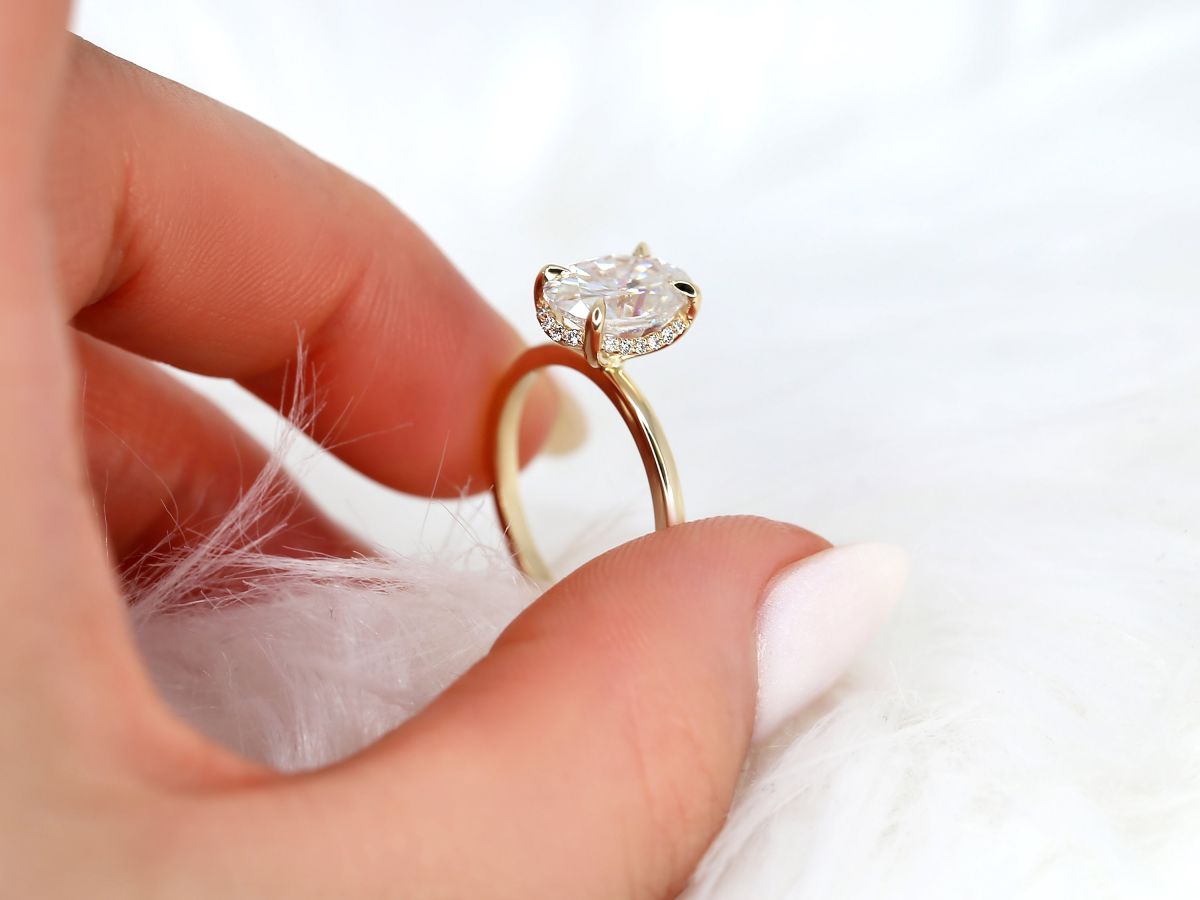 Stunning 2.5 CT Oval Moissanite Engagement Ring with Hidden Halo Design 4