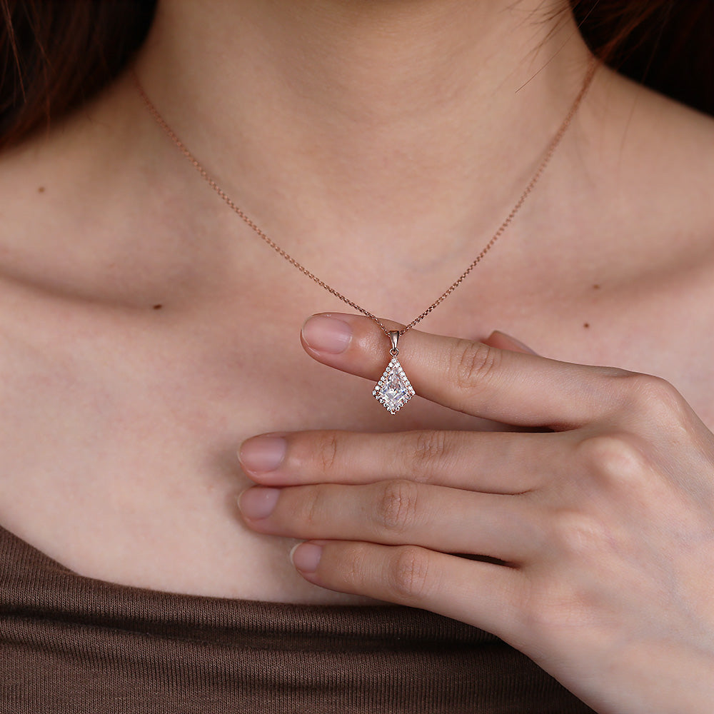 1.20 TCW Kite Moissanite Diamond Halo Pendant Necklace in Solid Gold 3