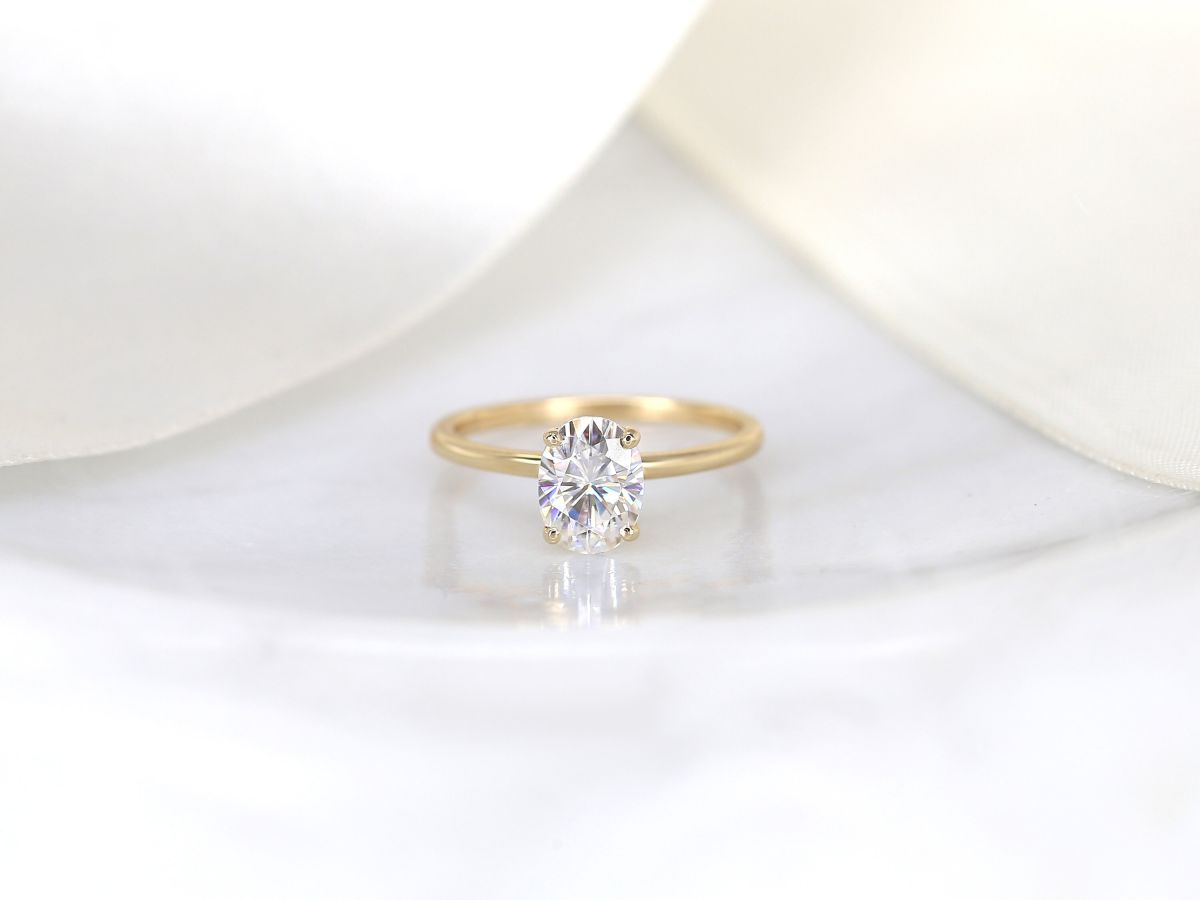 Stunning 1.50 CT Oval Moissanite Engagement Ring with Solitaire Design 1