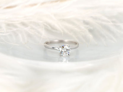 Stunning 1.0 CT Round Moissanite Engagement Ring with Solitaire Design 1