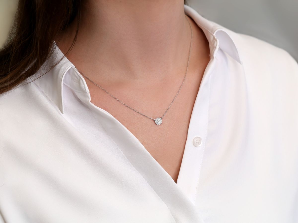 0.20 TCW Round Moissanite Diamond Circle Pendant Necklace in Solid Gold 3