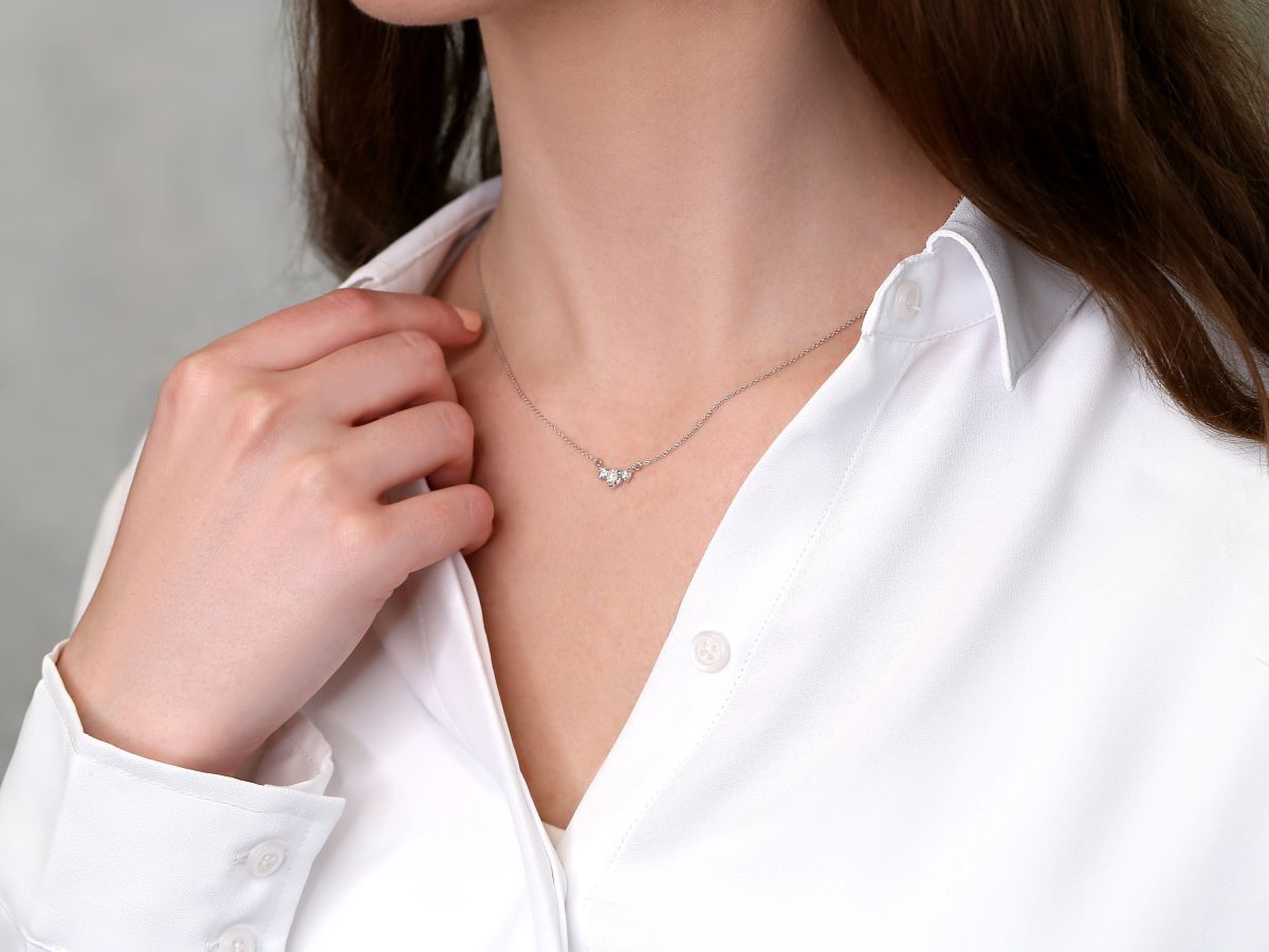 0.30 CT Round Moissanite Diamond Three Stone Pendant Necklace in Solid Gold 4