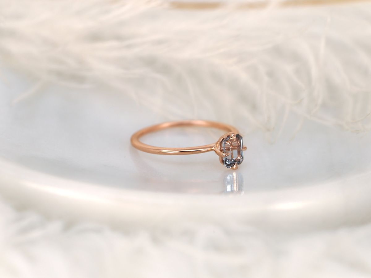 Stunning 0.75 CT Emerald Moissanite Engagement Ring With Solitaire Design 3