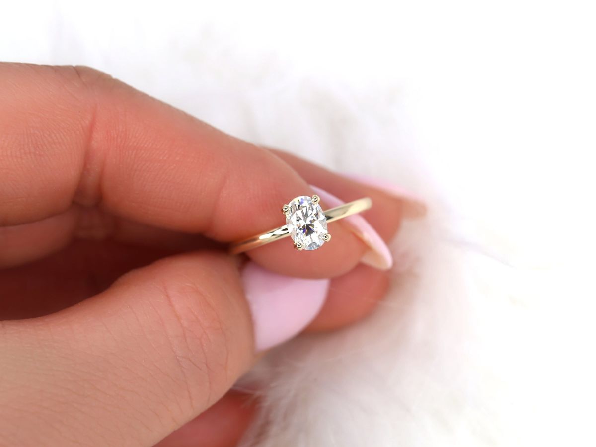 Stunning 1 CT Oval Moissanite Engagement Ring With Solitaire Design 7