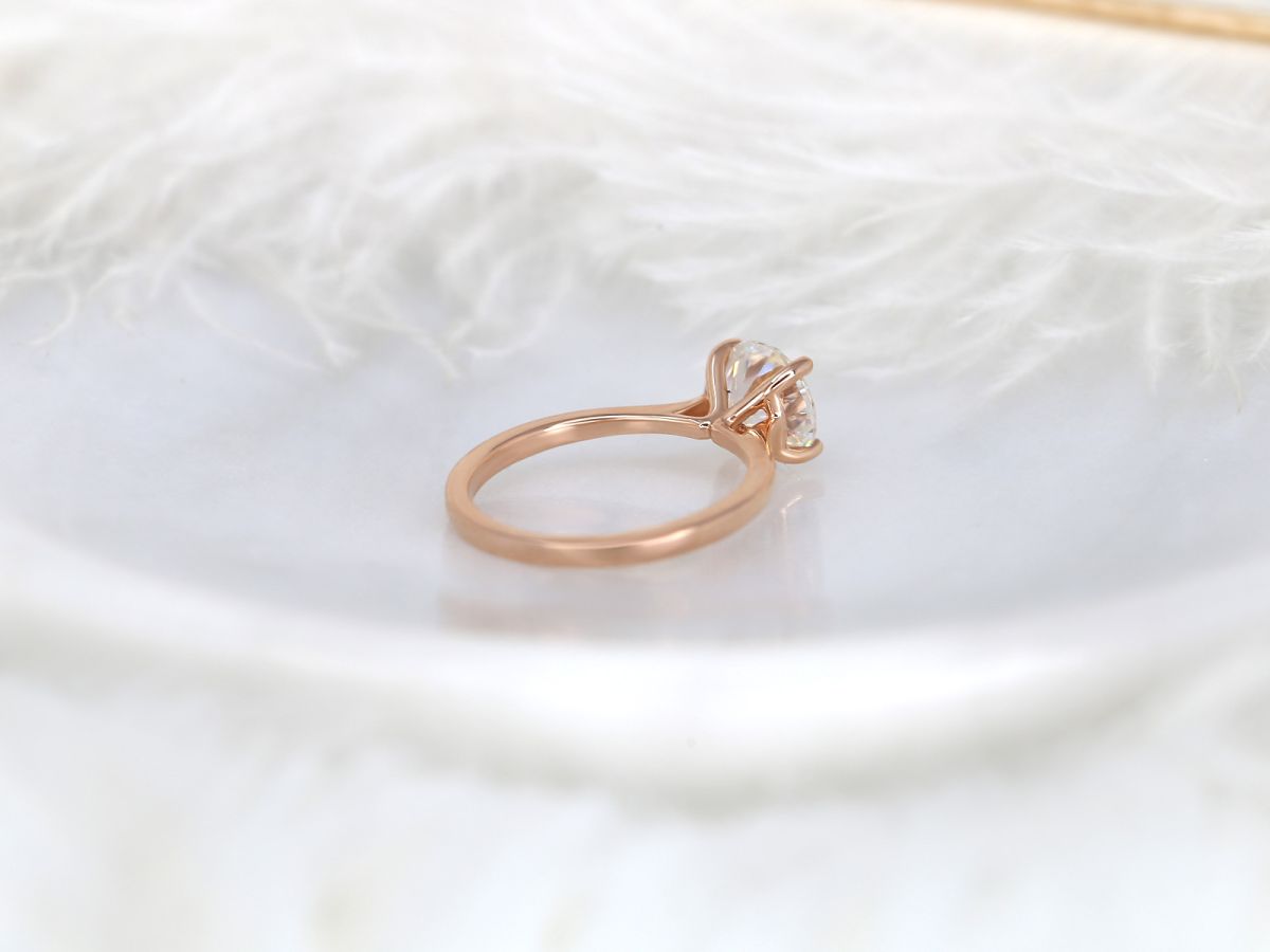 Stunning 2.0 CT Round Moissanite Engagement Ring with Solitaire Design 3