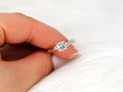 Stunning 1 CT Cushion Moissanite Engagement Ring With Solitaire Design 8