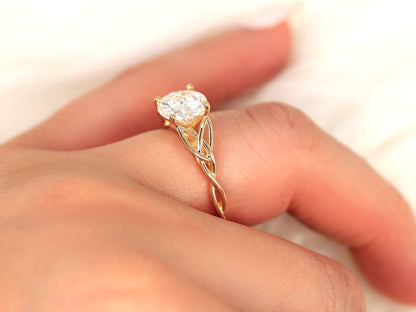 Stunning 2.0 CT Round Moissanite Engagement Ring with Solitaire Design 7