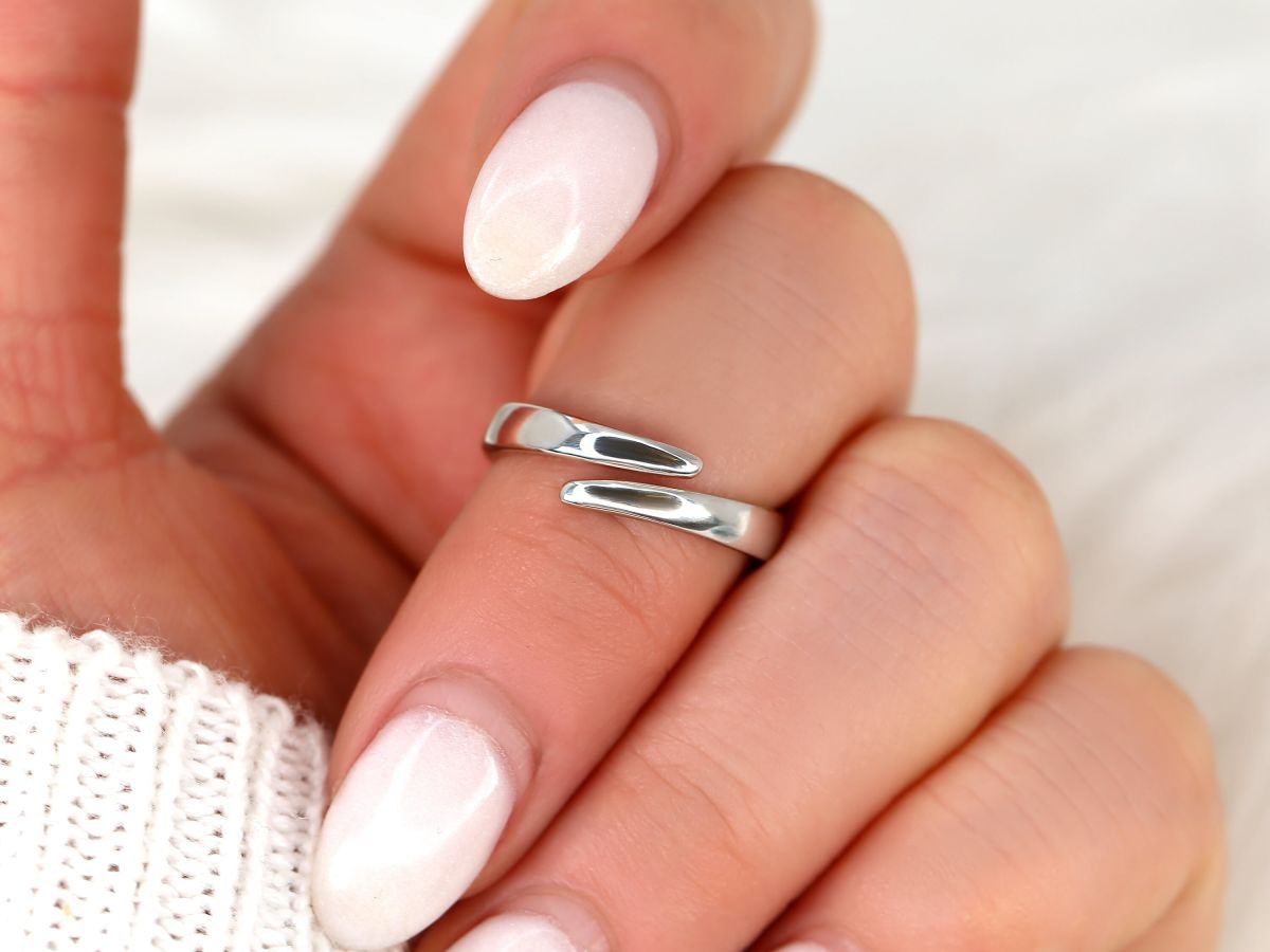 Stunning Bypass setting Wedding Bands 6