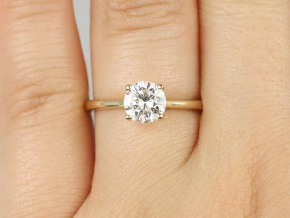 Stunning 1 CT Round Moissanite Engagement Ring With Solitaire Design 5
