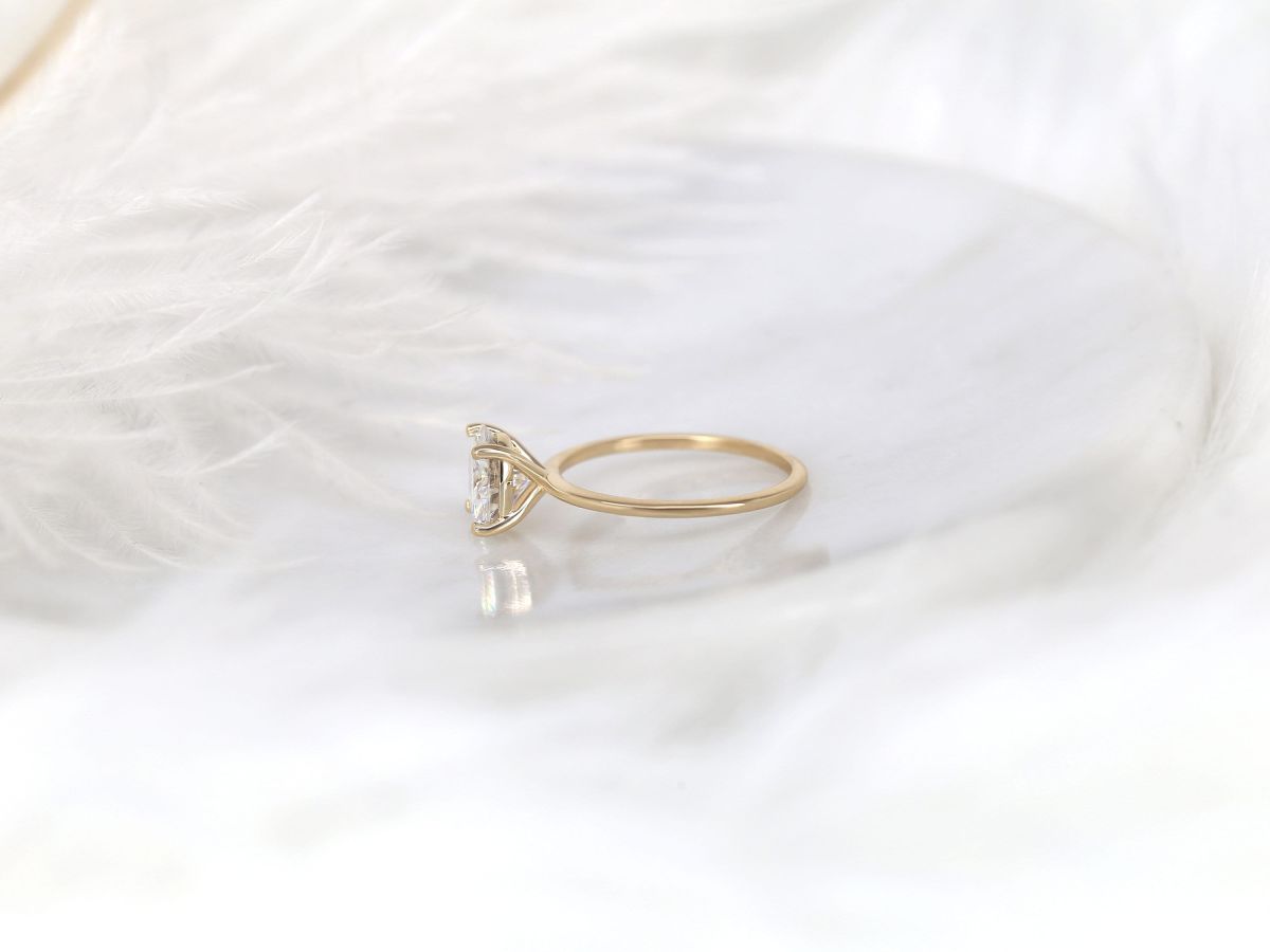 Stunning 2.0 CT Round Moissanite Engagement Ring with Solitaire Design 3