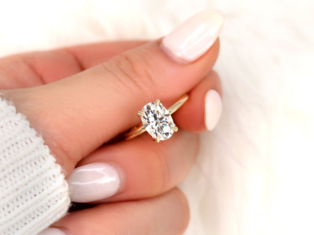 Stunning 2.5 CT Oval Moissanite Engagement Ring with Solitaire Design 10