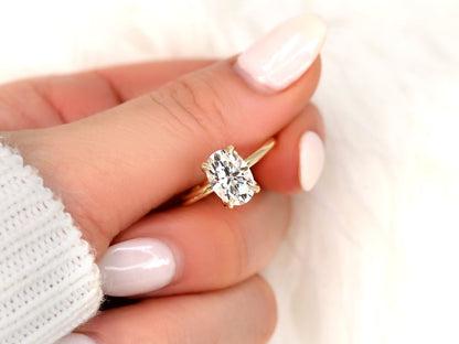 Stunning 2.5 CT Oval Moissanite Engagement Ring with Solitaire Design 10