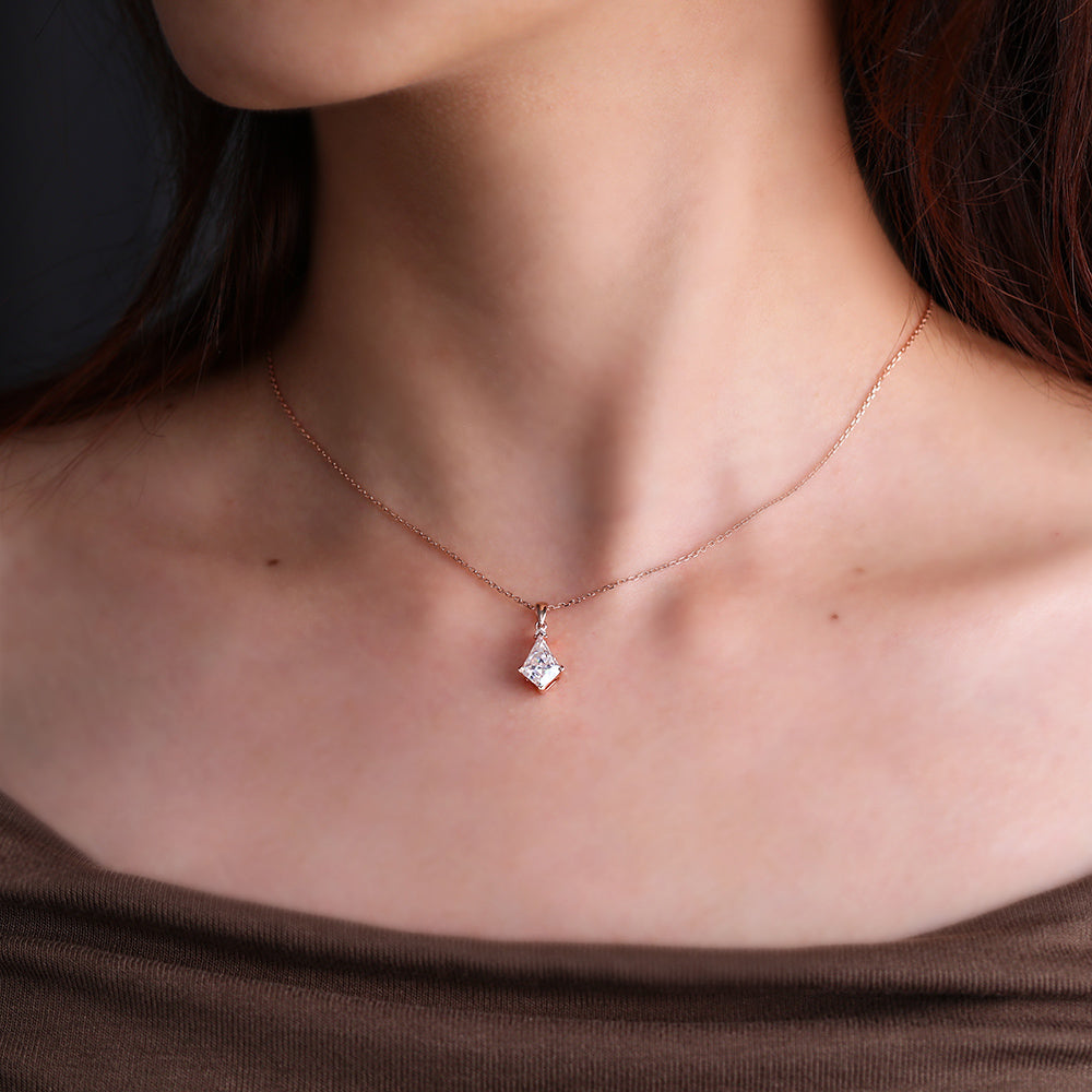 1.05 CT Kite Moissanite Diamond Solitaire Pendant Necklace in Solid Gold 5