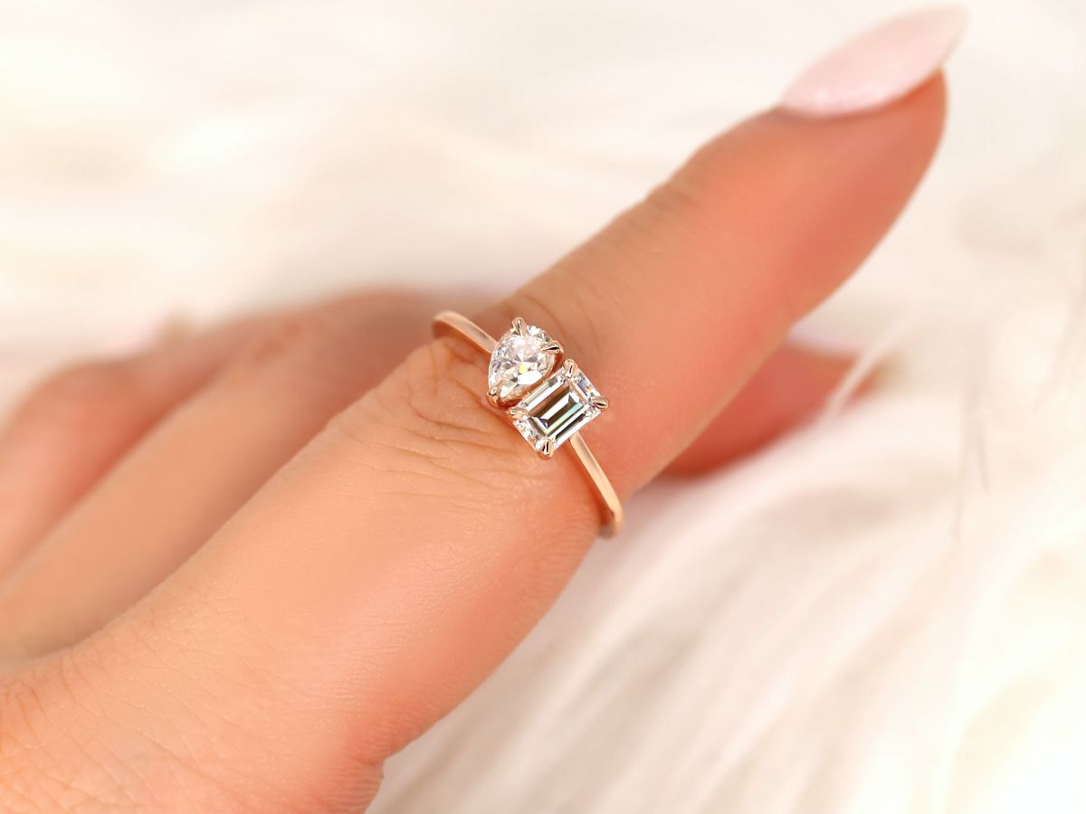 Stunning 0.43 CT & 0.58 CT Pear & Emerald Moissanite Engagement Ring with Two Stones Design 7