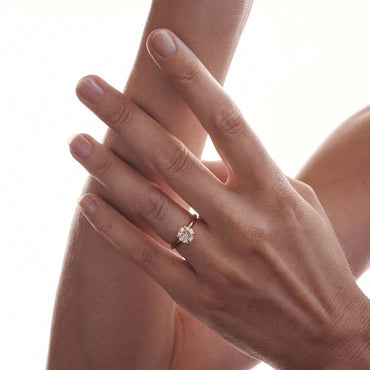 Stunning 1 CT Round Moissanite Engagement Ring with Solitaire Design 2